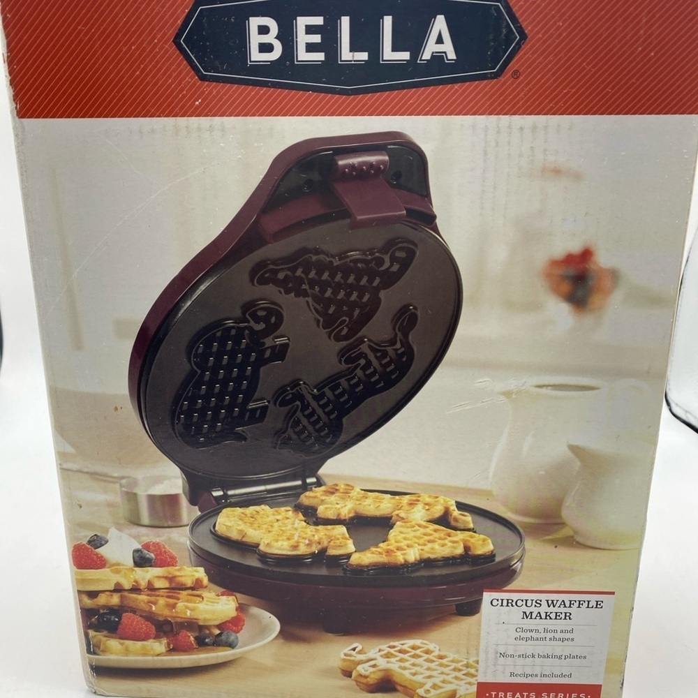 Waffle Maker Bella Circus Animal Shaped Snack Maker 120V Fun Kitchen Gadget
